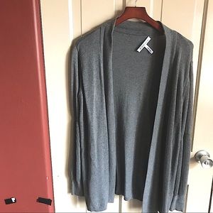 BCBGeneration Women’s cardigan Sweater SZ-Large